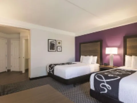 La Quinta Inn & Suites by Wyndham Dallas Plano West Hotels in Plano