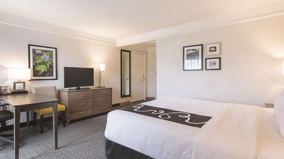 La Quinta Inn & Suites by Wyndham Dallas Plano West