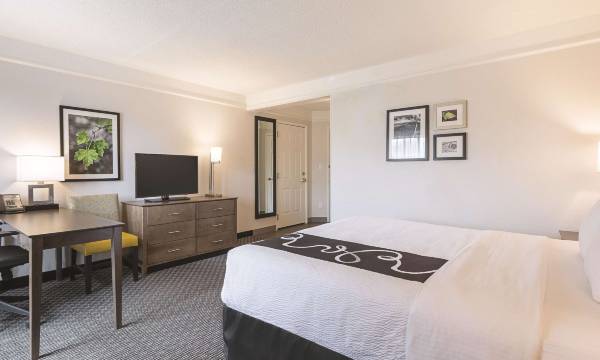 La Quinta Inn & Suites by Wyndham Dallas Plano West
