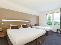 拉瓦勒基里亞德酒店 拉瓦勒酒店