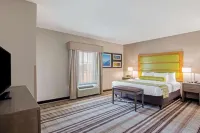 La Quinta Inn & Suites by Wyndham Paducah Hotels in Paducah