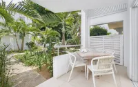 Le Beachclub Hotels in Pereybere Beach