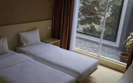 Mandala Hotel Отели в г. Neglasari