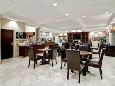 Canalta Camrose Hotels in Camrose