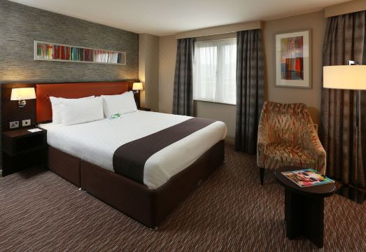 5. 홀리데이 인 벨..