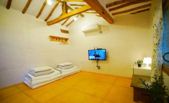 Jeonju Hanok Maeul Sarang Namu Hanok Pension