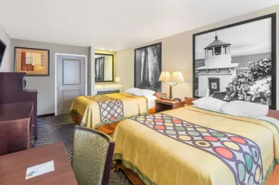 Super 8 by Wyndham Fortuna Hotels in Ferndale