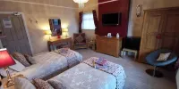 Vale House - Twin Room - Room 1