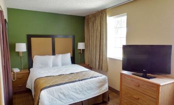 Extended Stay America Suites - Indianapolis - West 86th St - Housity