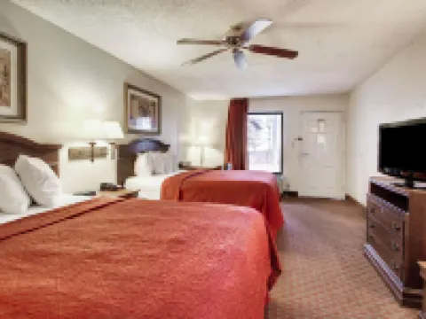 Quality Inn & Suites Clinton - Jackson West Hotels in Clinton