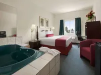 Days Inn & Suites by Wyndham Romeoville Hotels in Will County