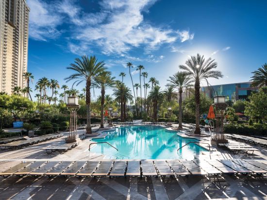 Carriage House Las Vegas - No Resort Fee and Free Parking. Best