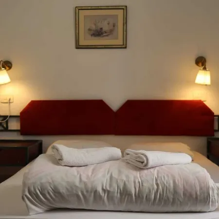 Ron Hotel
