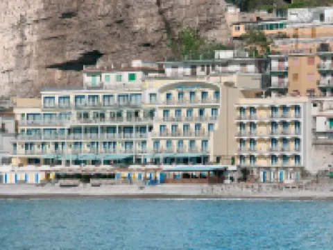 Alimuri Bay Resort Hoteles en Meta