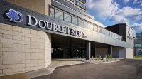 DoubleTree by Hilton Windsor Hotel and Suites Hotel berhampiran vapeme.net