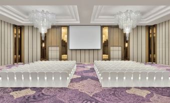 3. Courtyar..