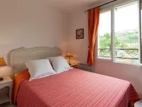 Lagrange Vacances le Domaine de Bourgeac Hotels in Paradou