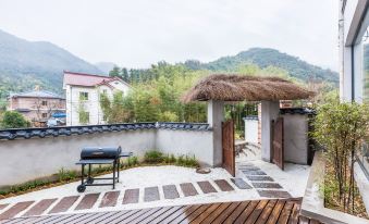 Huzhou Deqing Yixi Chinese Inn