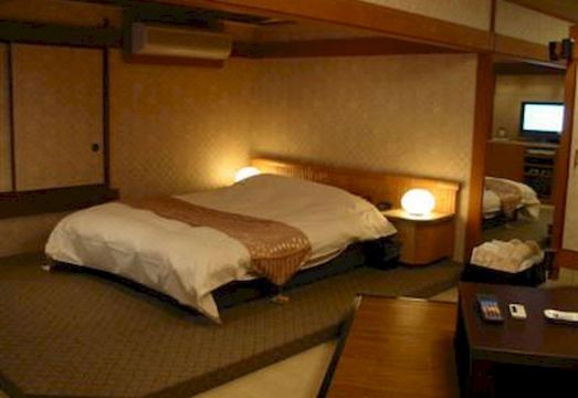 Hotel Sweets의 제트 스파가 있는 욕실