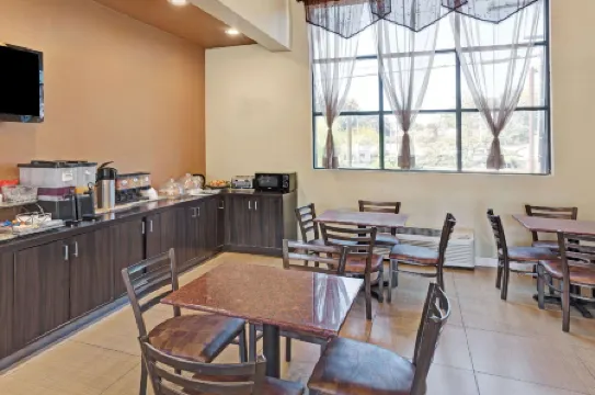 Travelodge by Wyndham Whittier