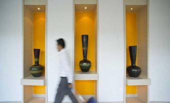 Zuri Express Hotel Pekanbaru - Housity
