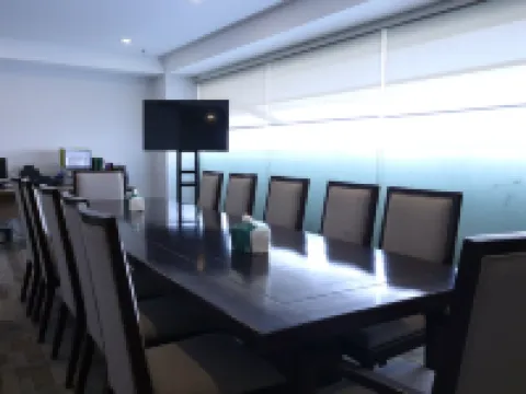 รอยซ์ โฮเทลแอนด์คาสิโน โรงแรมในมาบาลากัต