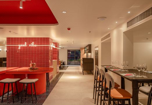 오크우드 스튜디오 수쿰윗 방콕 객실 전경