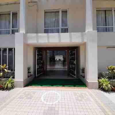 Empires Hotel Hotel Exterior