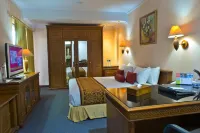 Abadi Hotel Convention Center Hotel dekat Masjid Rahmatullah, Simpang Kapuk