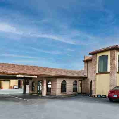 Days Inn by Wyndham Winnemucca Hotel Exterior