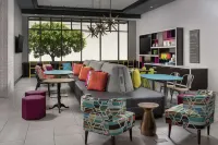Home2 Suites by Hilton Nashville Downtown/Convention Center - breakfast