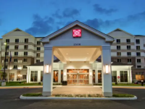 ฮิลตันการ์เด้นอินน์ วูดบริดจ์ โรงแรมในวูดบริดจ์