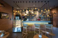 Nadee 10 Resort & Hotel - bar