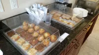Baymont by Wyndham Grovetown Augusta - breakfast