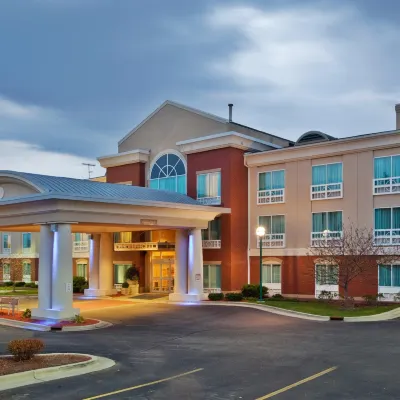 Holiday Inn Express & Suites GRAND RAPIDS-NORTH by IHG Hotels near Long Road Distillers