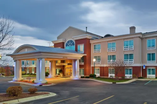 Holiday Inn Express & Suites GRAND RAPIDS-NORTH by IHG - Gym