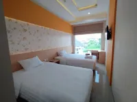 Griya Indah Sari Hotels in Banjarsari