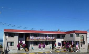 Tradewinds Motel