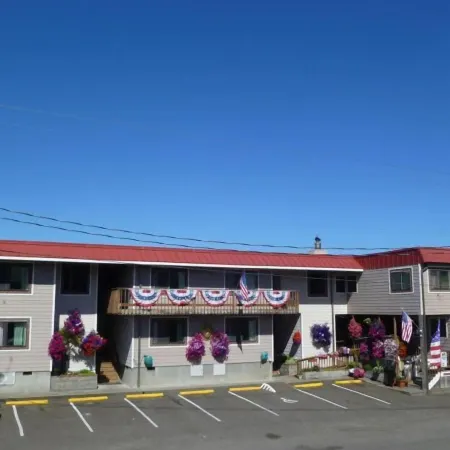 Tradewinds Motel
