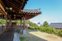 Korea Traditional Hotel O Dong Jae スカイタワー周辺のホテル