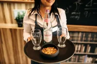 Science Hotel - ที่มีบาร์
