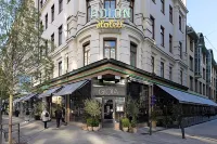 Elite Hotel Adlon Hotels near Regina Theater