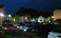 Meta Pension, DamYang - parking