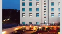Star Land Hotel Bonapriso Hotels near Marche des Fleurs