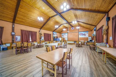 Maehwadum Bung Village Pension in Taean Отели в г. Тхэан