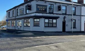 Mersey View Hotel & Pub - Housity