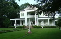 Blythewood Plantation Hotels in Amite
