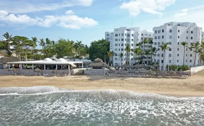 Gaviana Resort Hotels near Sol Park