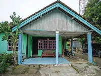 SPOT ON 91910 Arfan House Hotel dekat Pati Marga Beach