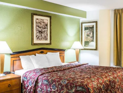 Quality Inn & Suites Raleigh North Raleigh Các khách sạn ở Raleigh